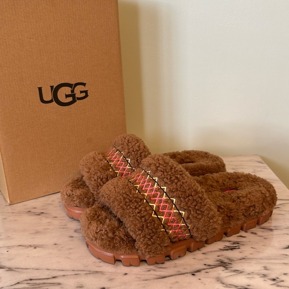 UGG Shoes - UGG Cozetta Braid Slippers in Hardwood Women’s 7
